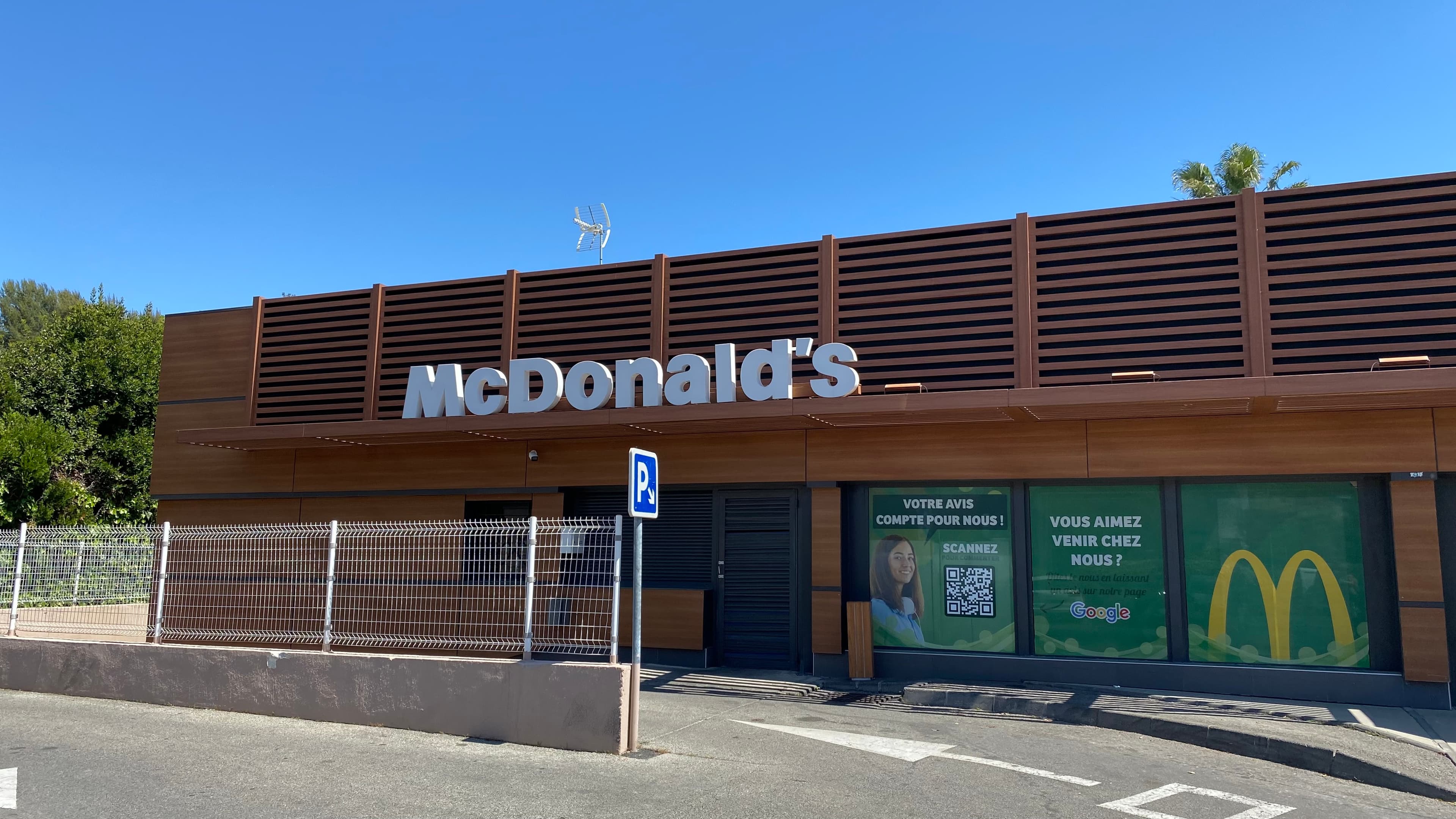 Toiture McDonald's après Cool Roof